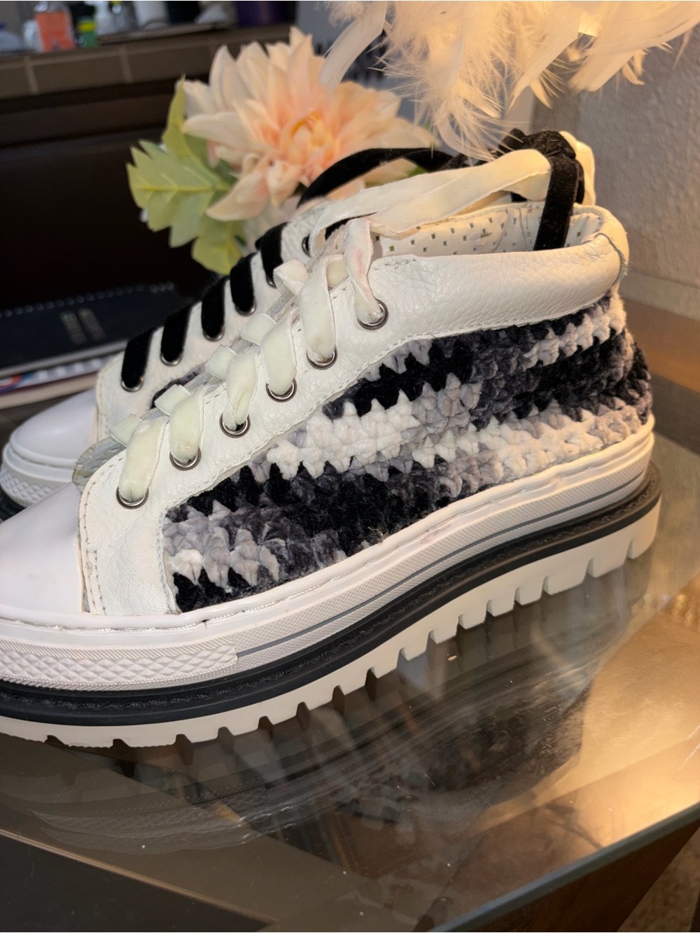 Krojay Onyx Crochet Designer Sneaker new size 7